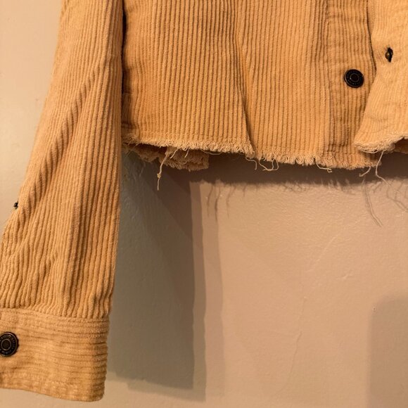 RSQ Corduroy Cropped Raw Edge Shacket Size Medium - Picture 4 of 6